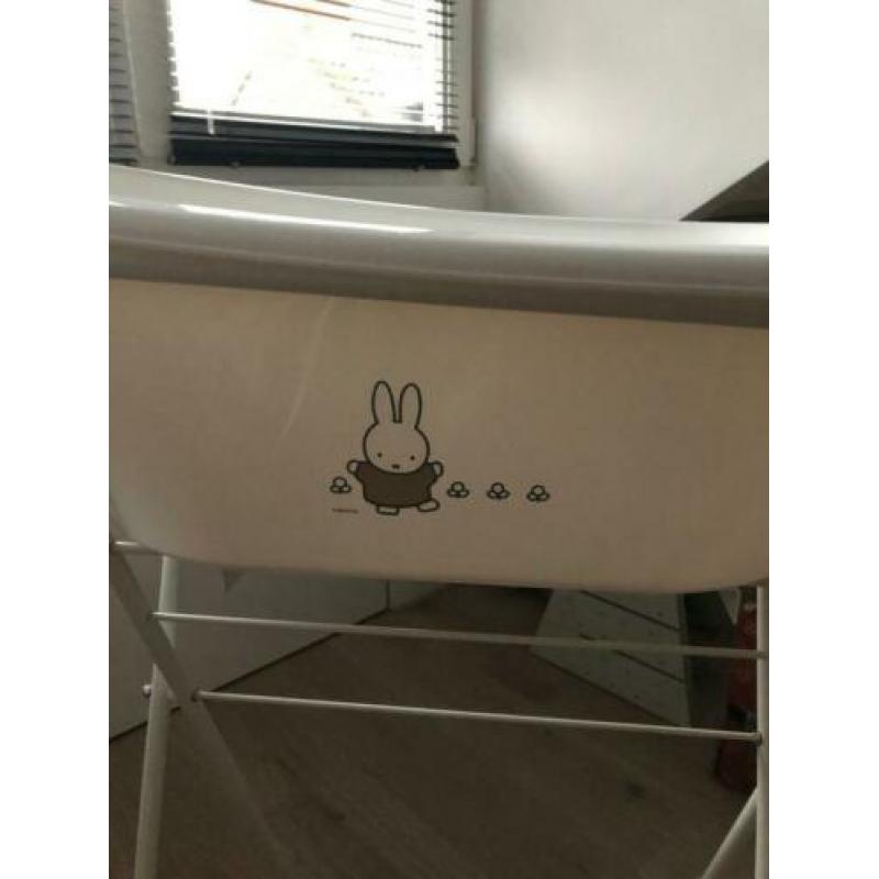 Nijntje bad en standaard bebe- jou