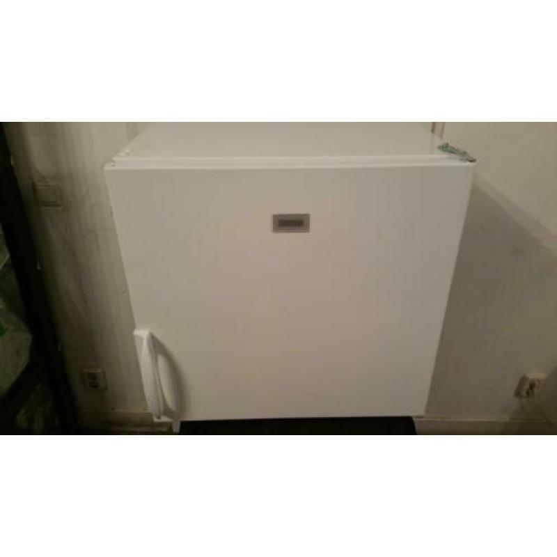 Zo goed als nieuw Zanussi mini vrieskast werkt Perfect