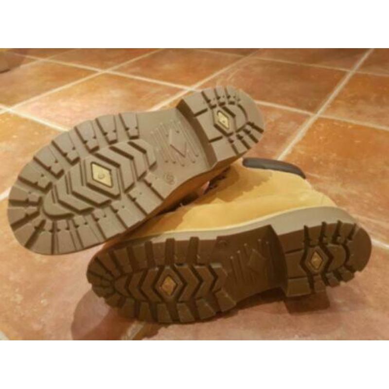 A29 - NIEUW - Boots / wandelschoen, kleur lichtbruin, mt 38