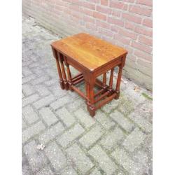 bijzettafels 3 stuks vintage