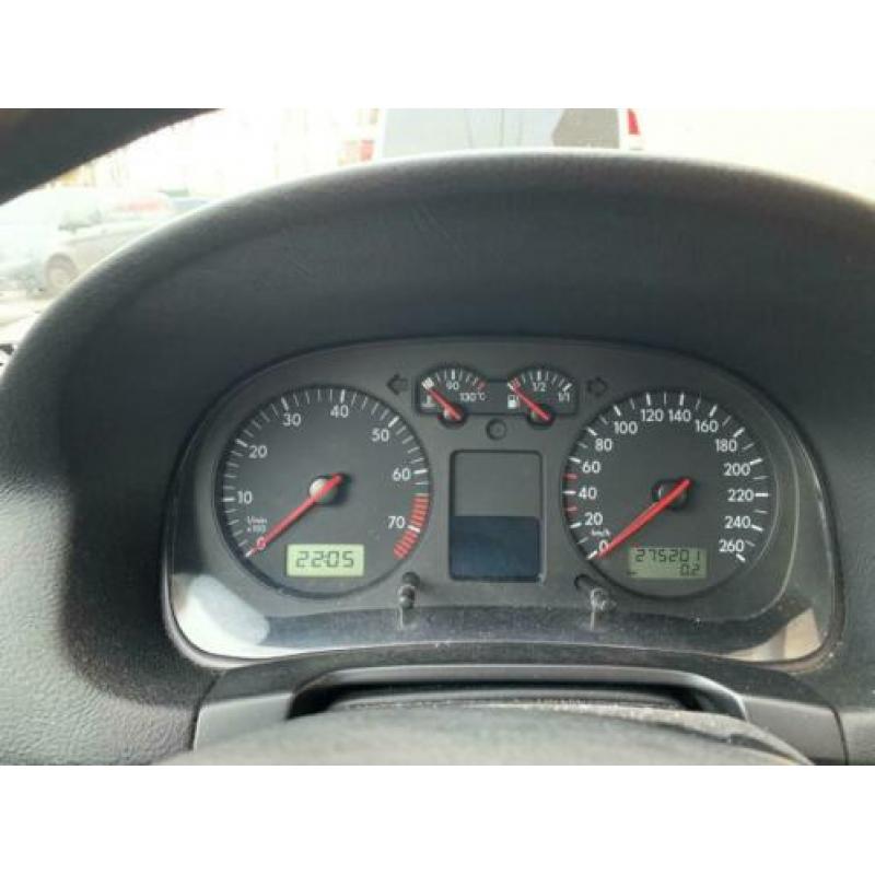 Volkswagen Golf 1.6-16V Comfortline