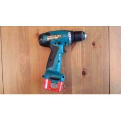 2x Makita accu boormachines 6271 en 6270D,2accu's en 2laders
