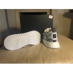 NIEUW Adidas NMD R2 Boost schoenen maat 42