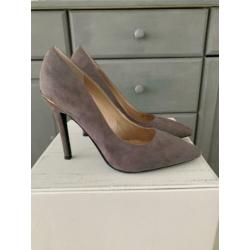 Mooie suede pumps / hakken van Café noir maat 39