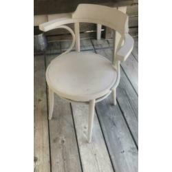 2 brocante stoelen