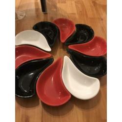 Noten schaaltjes zgan zwart rood wit