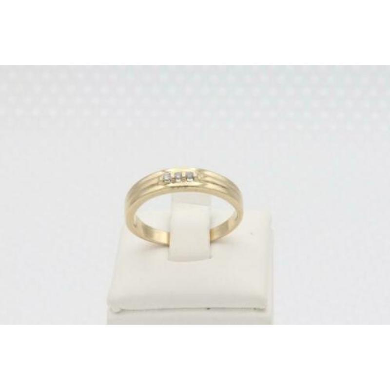 14 Karaat. Gouden ring met diamanten.Maat:17.2. Nr:2020/133.