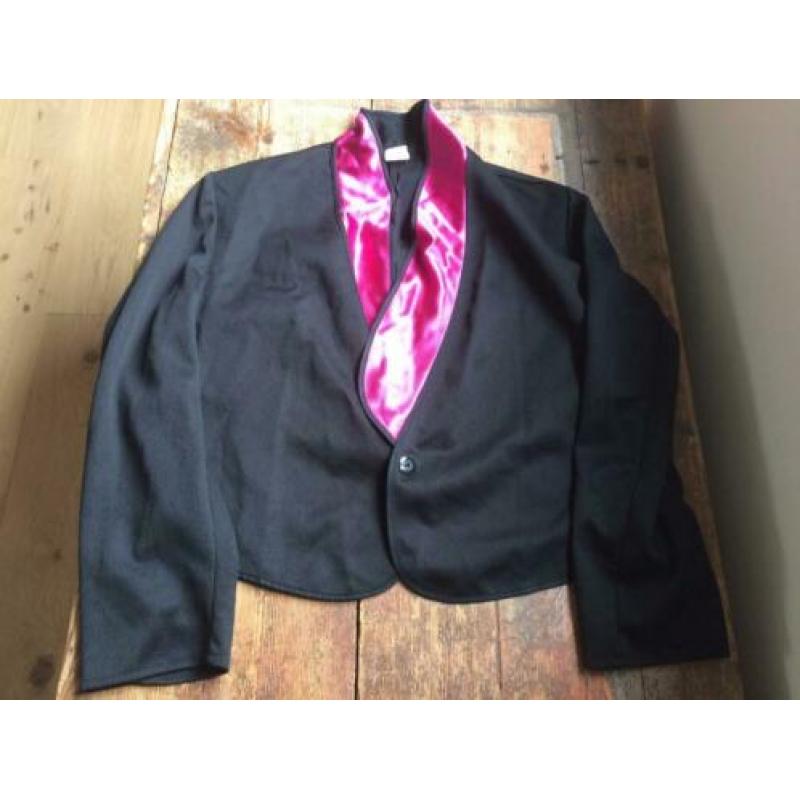 carnaval - jasje zwart met een fuchsia roze bies