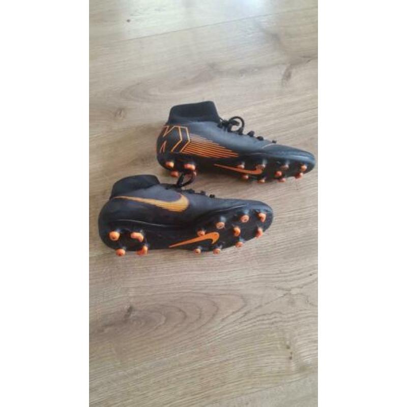 Nike voetbalschoenen maat 42