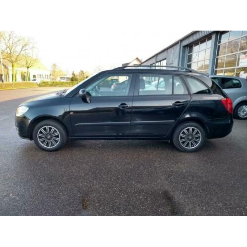 Skoda Fabia Combi 1.2 Comfort Dealer onderhouden ! 2e eigena