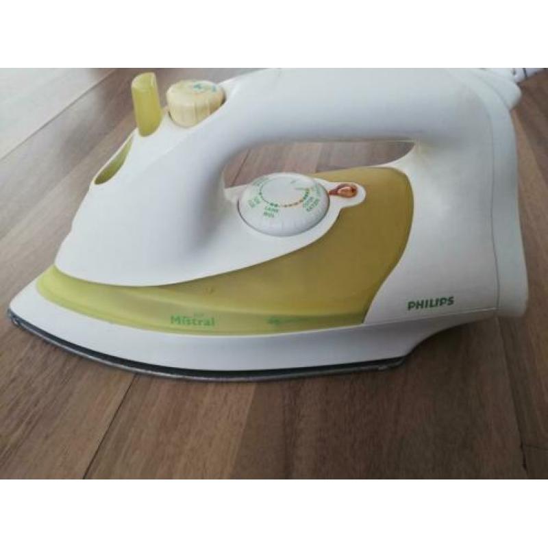 1 x Rowenta en 2 x Philips strijkijzers