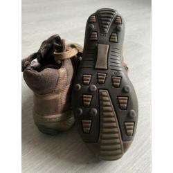 Nieuwe leren schoenen waren €84