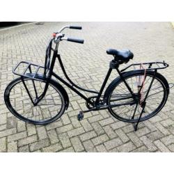 Omafiets transortfiets Pelikaan 28” zwart met krat