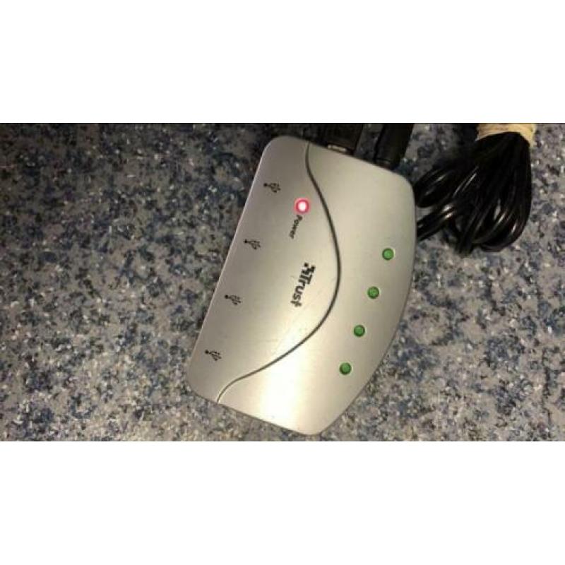 Trust HU-5540 4 port USB2 powered Hub