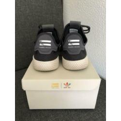 Cool adidas PW Tennis voor jongens - Zo goed als nieuw!!!