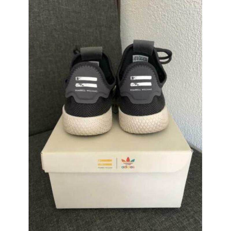 Cool adidas PW Tennis voor jongens - Zo goed als nieuw!!!