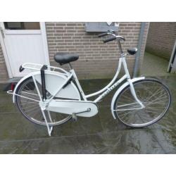 Nieuwe Gazelle Witte Oma fiets