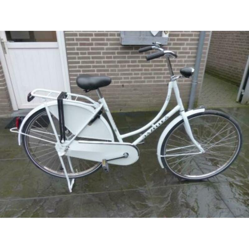 Nieuwe Gazelle Witte Oma fiets