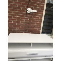 Mooie tv kasten 100br 50 diep 35 hoog