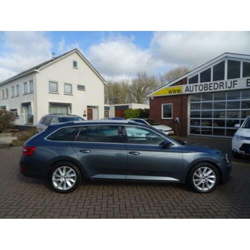 Skoda Superb Combi 1.6 TDI 120pk Automaat Amb. Bns NAvi, Pdc