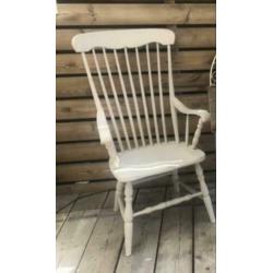 2 brocante stoelen