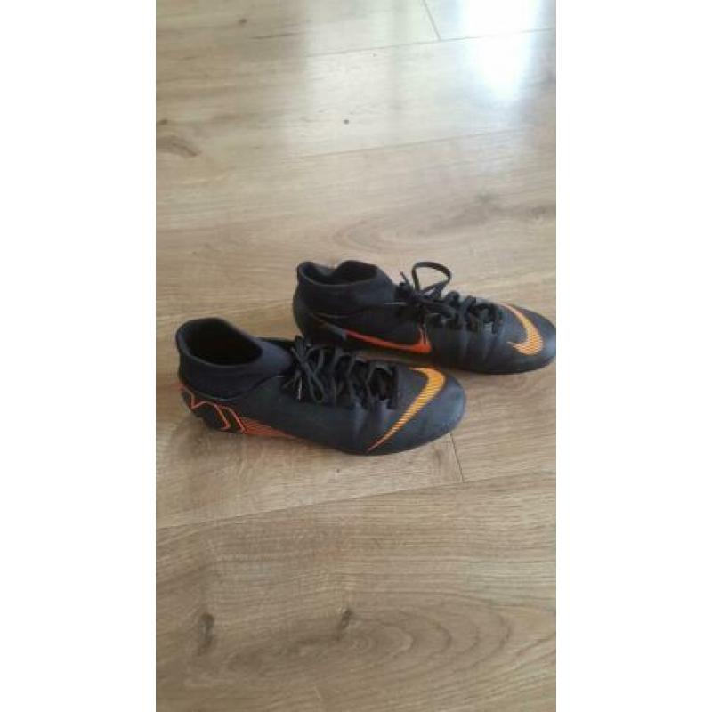 Nike voetbalschoenen maat 42