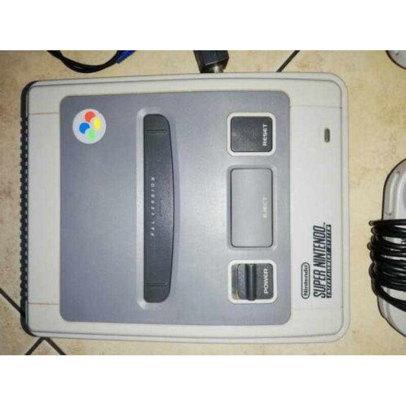 Super nintendo SNES met Mario kart en Mario all stars