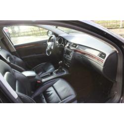 Skoda Superb Combi 2.0 TDI Elegance Business Line / LEDER /