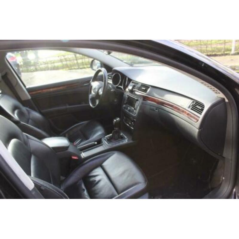 Skoda Superb Combi 2.0 TDI Elegance Business Line / LEDER /