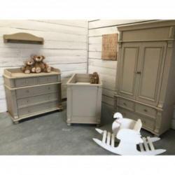babykamer landelijk brocante vintage massief hout
