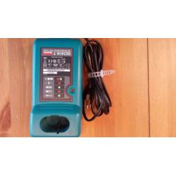 2x Makita accu boormachines 6271 en 6270D,2accu's en 2laders