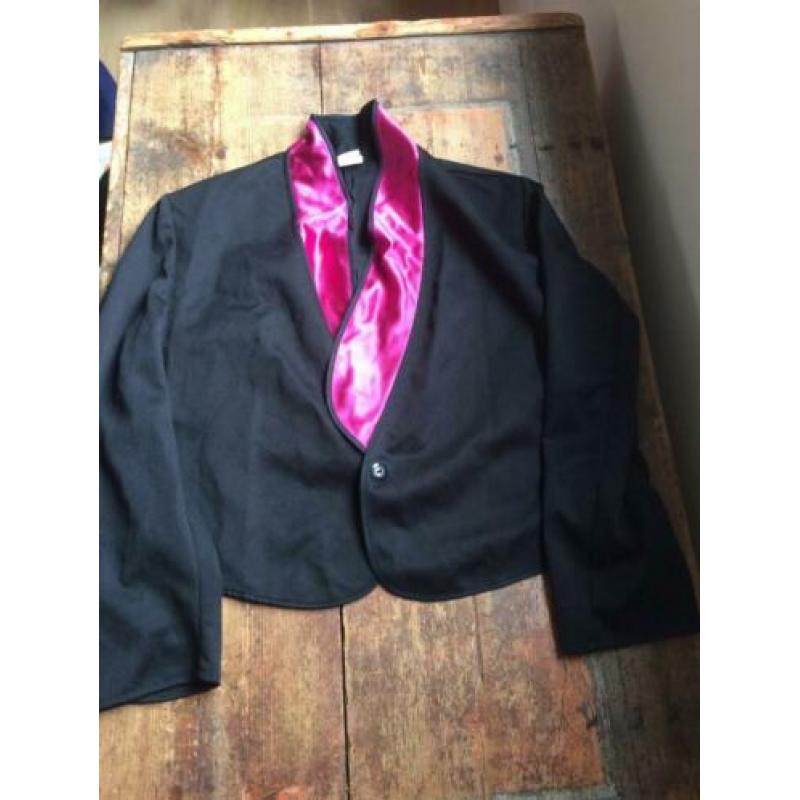 carnaval - jasje zwart met een fuchsia roze bies