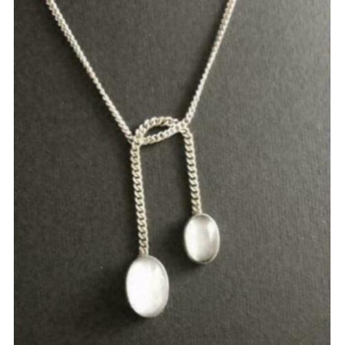 Zilveren ketting met MELKGAS hangertjes