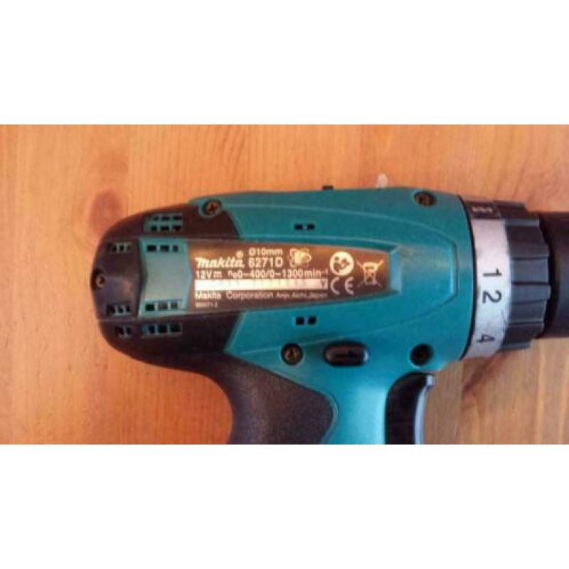 2x Makita accu boormachines 6271 en 6270D,2accu's en 2laders