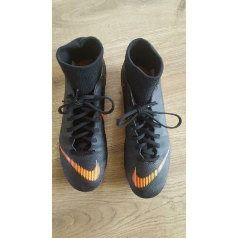 Nike voetbalschoenen maat 42