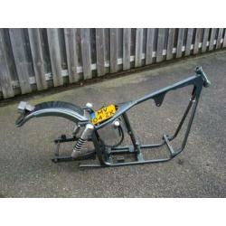 Eienbouw Swingarm frame met kenteken
