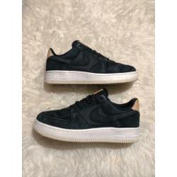 Nike Air Force 1 Black/Cream maat 38 sneaker dames