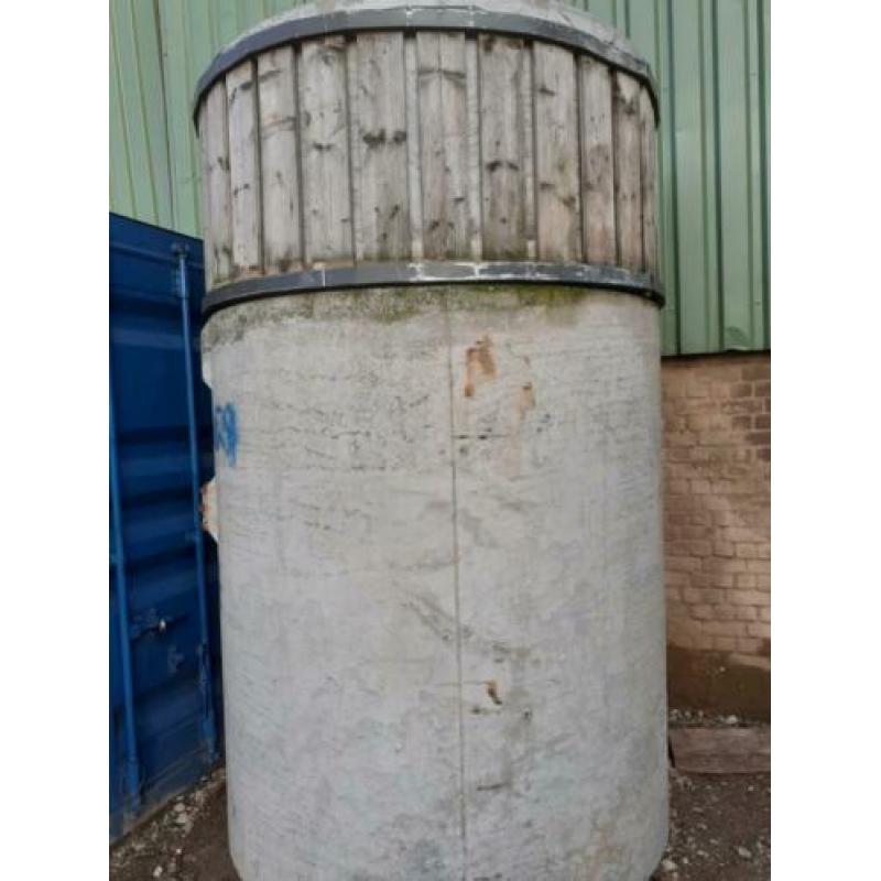 semi ondergrondse afvalcontainers