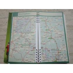 Lannoo's wandelgids / wandelnetwerk midden Ardennen.