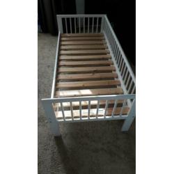 Ikea Peuterbed, juniorbed 70x160, wit met matras Vissa