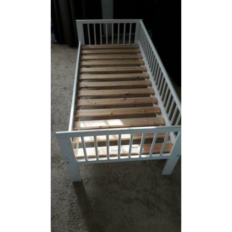 Ikea Peuterbed, juniorbed 70x160, wit met matras Vissa
