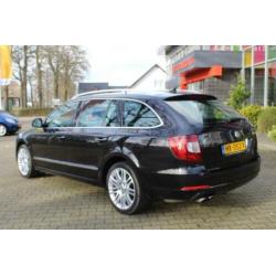 Skoda Superb Combi 2.0 TDI Elegance Business Line / LEDER /