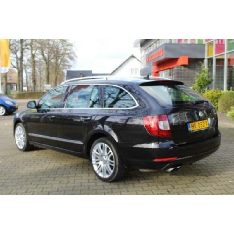 Skoda Superb Combi 2.0 TDI Elegance Business Line / LEDER /