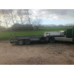 Iveco Daily met BE oplegger