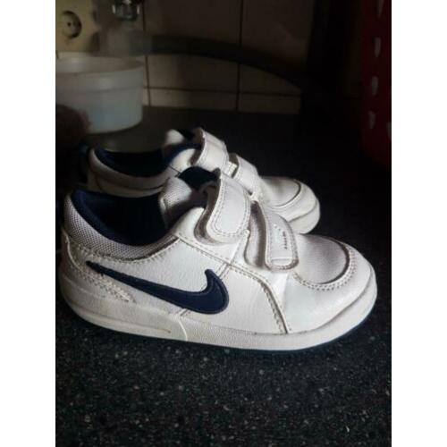 Nike schoenen maat 26