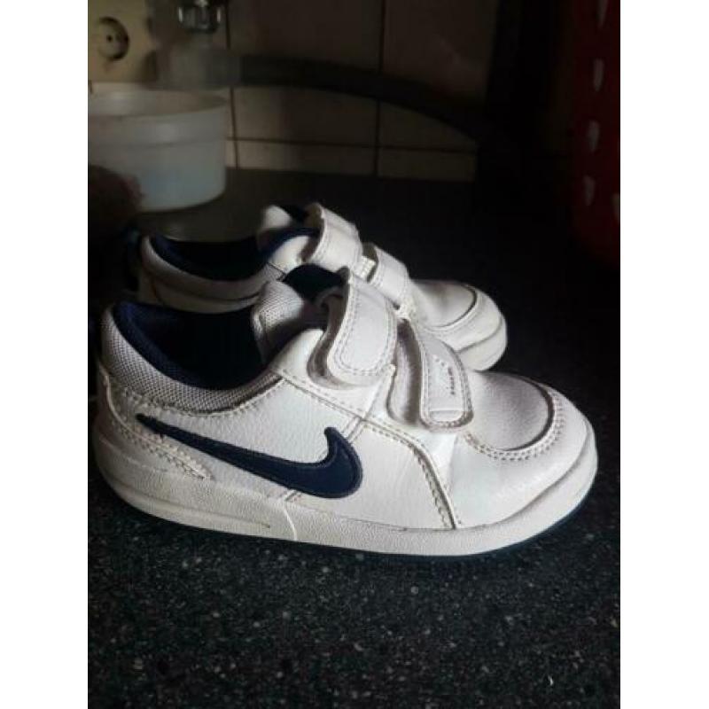 Nike schoenen maat 26
