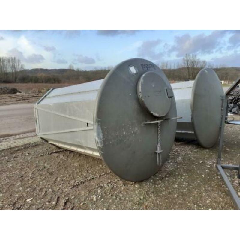 semi ondergrondse afvalcontainers