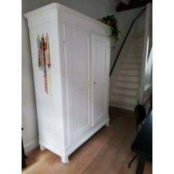 Prachtige brocante grote witte kast