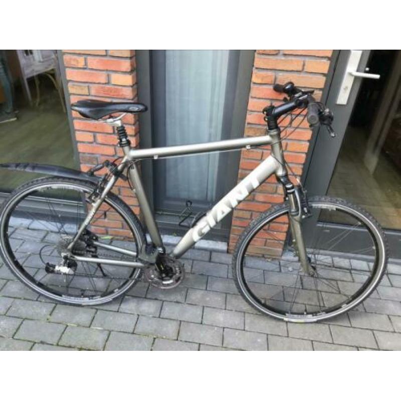 Giant maat XL hybride sportfiets, Deore groep, verende vork