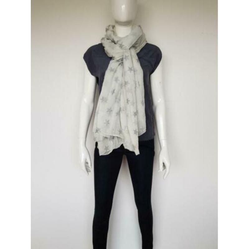 Shawl Black Lily. Mintgroen/zilveren sterretjes.